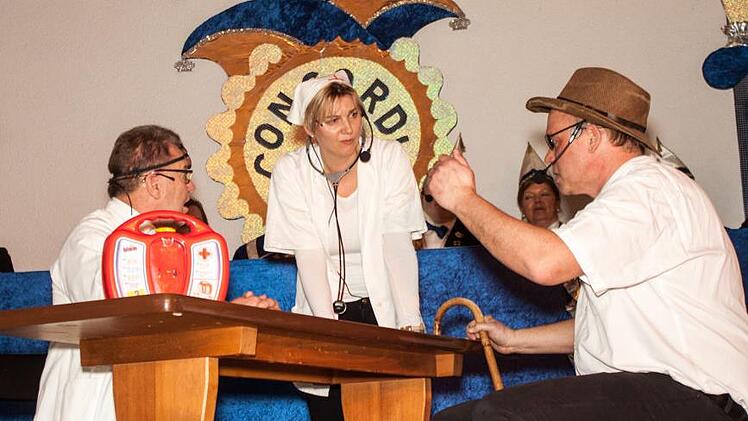 Werner Wunderlich, Heidi Müller-Gärtner und Dieter Hepp beim Sinnieren über ihr Geschäftsmodell Medizinische Praxis mit HeilungsgarantieHelmut Will