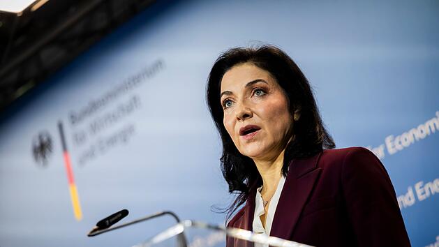 Pressekonferenz zur Zukunft der Meyer Werft
