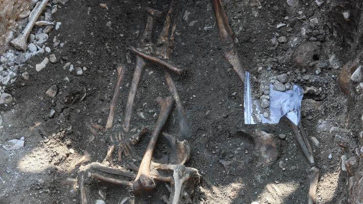 Archäologen bei den Grabungsarbeiten, Foto: Barbara Herbst