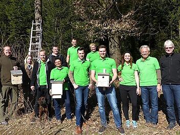 Sie nahmen an der Umwelraktion teil (von links): Marco Wolf, Hannah Lucas,, Konstantin Dörfler, Mario Wohlfahrt, Christine Narr, Eugen Schmidt, Claudio Hoffmann, Petra Füßmann, Patrick Chabrowski, Romina Huhs, Ralf Huhs und Reiner Meisel. Foto: Klaus-Peter Wulf