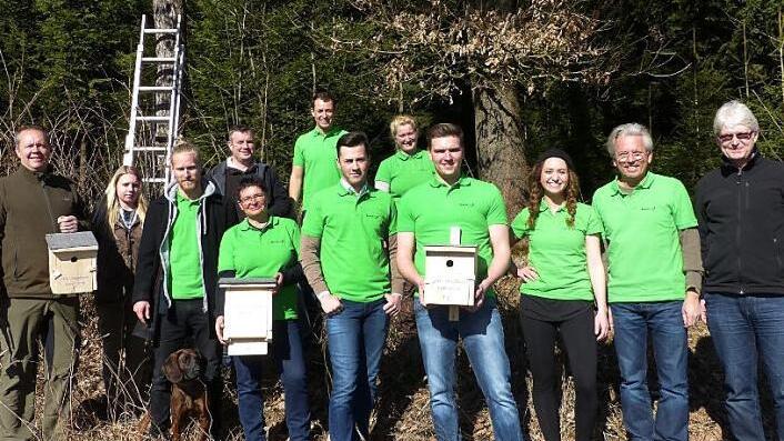 Sie nahmen an der Umwelraktion teil (von links): Marco Wolf, Hannah Lucas,, Konstantin Dörfler, Mario Wohlfahrt, Christine Narr, Eugen Schmidt, Claudio Hoffmann, Petra Füßmann, Patrick Chabrowski, Romina Huhs, Ralf Huhs und Reiner Meisel. Foto: Klaus-Peter Wulf