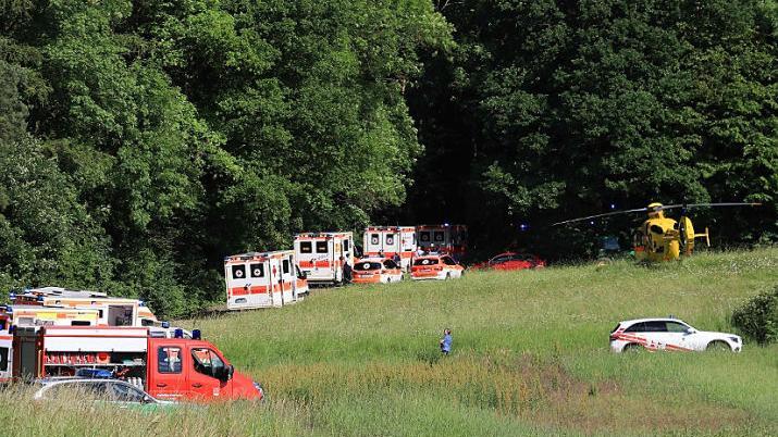 Ein Großaufgebot an Rettungskräften wurde an die Einsatzstelle gerufen.  Fotos: News5/Ferdinand Merzbach