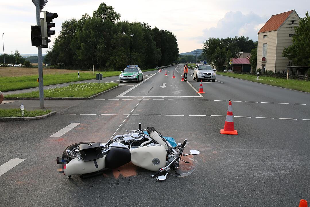 Kreis Kulmbach: Lkw-Fahrer übersieht Motorradfahrerin bei Wirsberg