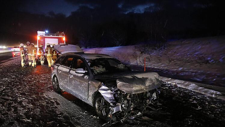 Unfall auf der A9 bei Stammbach. Fotos: News/Fricke