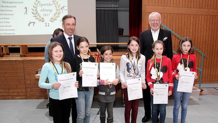 6er Einrad Schülerinnen Soli Herzogenaurach - 3. Platz Bundespokal   Foto: Richard Sänger