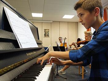 Die Kinder und Jugendlichen spielen in verschiedenen Kammermusikgruppen. Foto: Arkadius Guzy