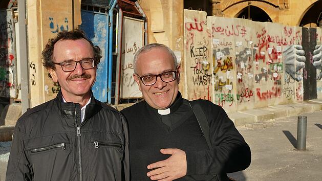 Pfarrer Walter Ries (l.) und sein libanesischer Freund aus Studienzeiten, Abdo Raad, im Februar 2020 in Beirut  Foto: Marion Kr&uuml;ger-Hundrup