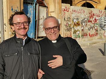 Pfarrer Walter Ries (l.) und sein libanesischer Freund aus Studienzeiten, Abdo Raad, im Februar 2020 in Beirut  Foto: Marion Krüger-Hundrup