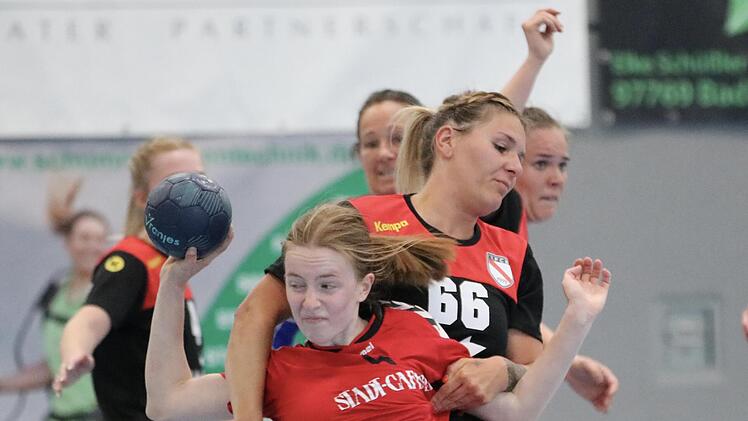 Die Bad Brückenauerinnen haben den TSV Lohr mit einer wahren Energieleistung in die Knie gezwungen.  Foto: Sebastian Schmitt