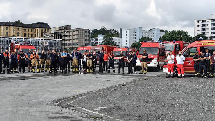 Bayreuth: Oberfr&auml;nkische Einsatzkr&auml;fte fahren zu Hochwasser Eins&auml;tzen
