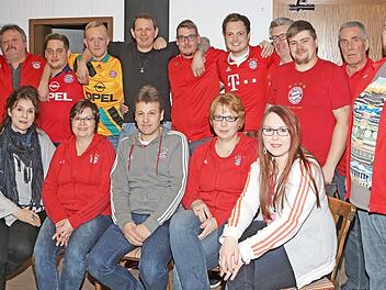 Mit einer neugewählten Vorstandschaft geht der Bayern-Fanclub Michelau in die kommenden zwei Jahre.  Foto: Klaus Gagel