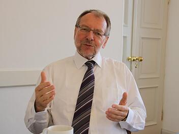 Dr. Peter Witterauf war seit 2004 Hauptgeschäftsführer der CSU-nahen Hanns-Seidel-Stiftung. 2017 wurde sein Titel in Generalsekretär geändert, der Zuständigkeitsbereich blieb derselbe.Matthias Einwag