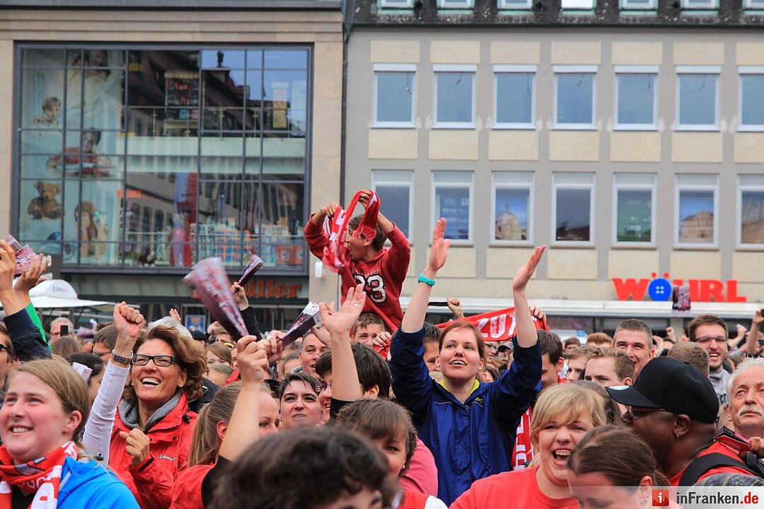 Bilder vom Public Viewing am Bamberger Maxplatz Teil 2