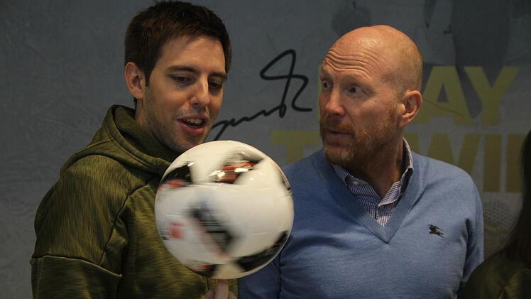 Ballfertigkeit (1): Matthias Sammer scheint eher skeptisch.