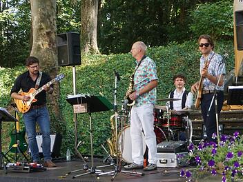 Die "Jazz Colors Bamberg" um  Matthias Amm, Roland Kocina, Jens Kußmann  und Fabian Killer (von links) sind  beim Jazz-Frühschoppen im Schloss Hafenpreppach aufgetreten. Barbara Pittner