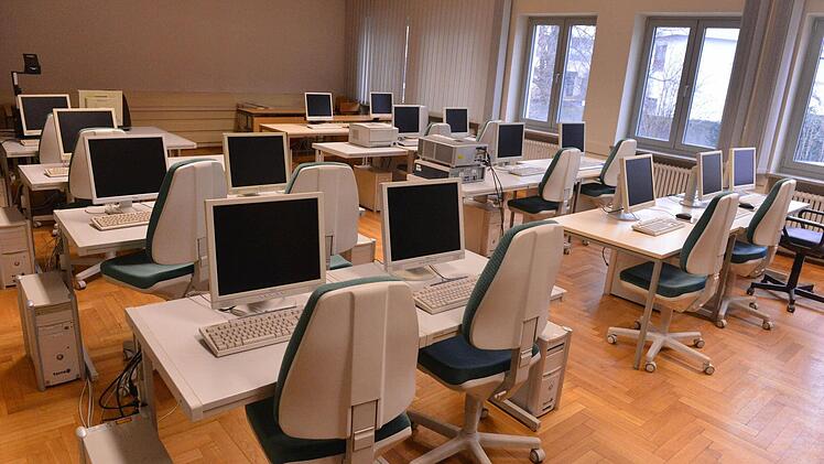 Blick in den Computerraum, der ab Herbst auch von Akademie-Besuchern genutzt werden kann