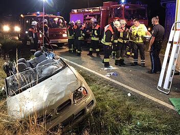 Die 53-jährige Fahrerin des Nissan wurde bei dem Unfall schwer verletzt. Fotos: Alexander Löffler