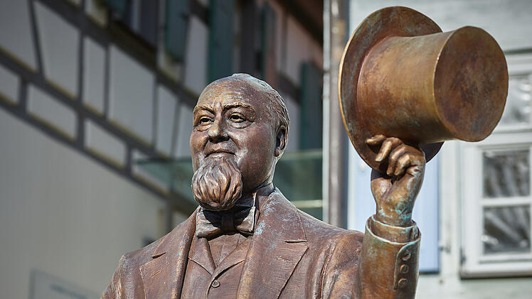 Levi Strauss Statue vor dem Museum