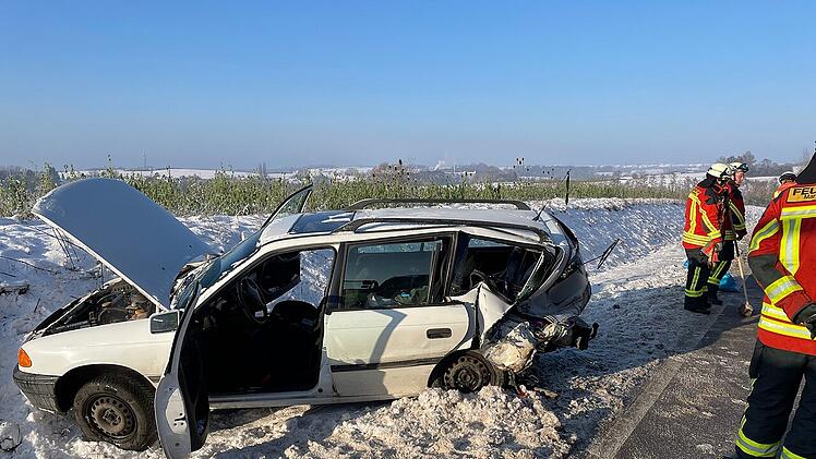 B2 bei Heroldsberg: Zwei schwere Verkehrsunfälle führen zu Sperrungen - Rettungshubschrauber im Einsatz