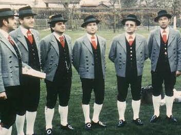 Die Haache Stöckraache mit Jahre 1984 (von links): Manfred Däumer, Willibald Götz, Gerhard Deininger, Walter Schmidt, Georg Detsch, Andreas Däumer, Norbert Kreul, Hilko Deininger und musikalischer Leiter Baptist Detsch. Repro: Gerd Fleischmann