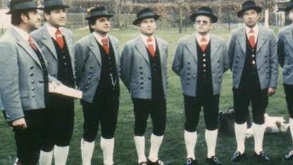 Die Haache Stöckraache mit Jahre 1984 (von links): Manfred Däumer, Willibald Götz, Gerhard Deininger, Walter Schmidt, Georg Detsch, Andreas Däumer, Norbert Kreul, Hilko Deininger und musikalischer Leiter Baptist Detsch. Repro: Gerd Fleischmann