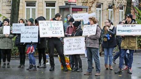 Ein Teil der Demonstranten Foto: RiegerPress