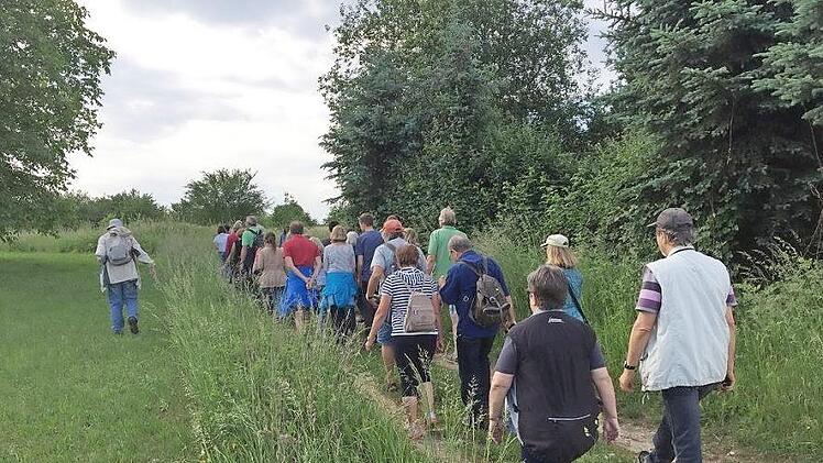 Unterwegs auf der Vogelstimmenwanderung  Foto: BN