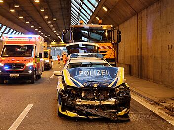 Unfall mit Streifenwagen bei Verfolgungsfahrt auf Autobahn 3