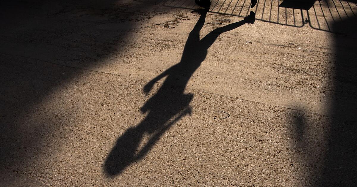 Kreis Schweinfurt: Mann attackiert Joggerin - danach verfolgt und filmt er ...