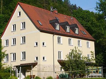 Die Sachsenmühle  bietet im Sommer viel Freizeitvergnügen - bis hin zum Bad in der Wiesent, die gleich nebenan vorbeifließt Foto: Reinhard Löwisch
