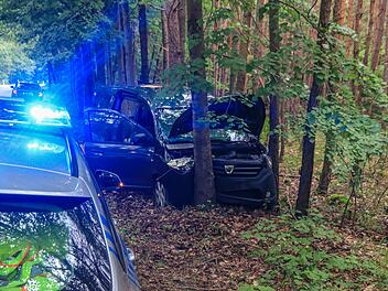 Unfall bei Walsdorf: Frontal gegen Baum gekracht