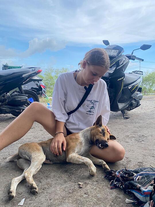 Eileen aus Franken (20) wandert aus, um Hunde zu retten - dann folgen Morddrohungen