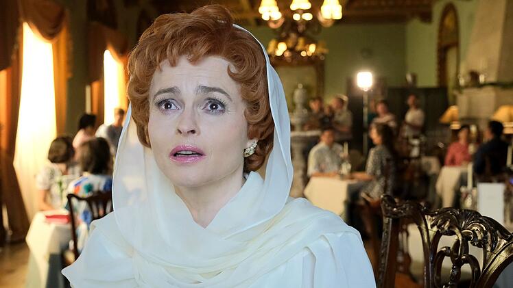 Noele "Nolly" Gordon (Helena Bonham Carter) war eine der bekanntesten TV-Persönlichkeiten im Großbritannien der 60er- bis 80er-Jahre. 18 Jahre lang spielte sie in der Hitserie "Crossroads" die Rolle der Meg Richardson.