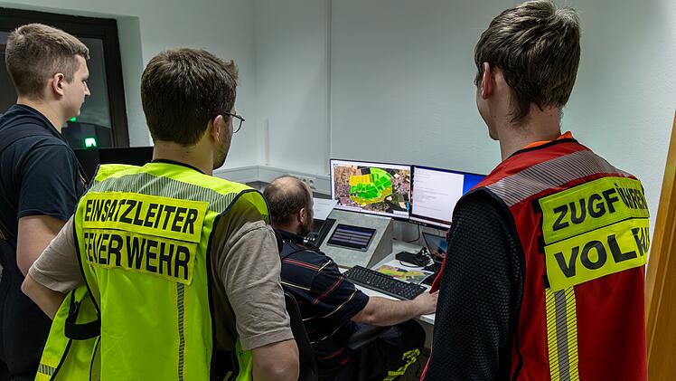 Gro&szlig;e Vermisstensuche in Volkach nach Hilfeschreien in Weinbergen