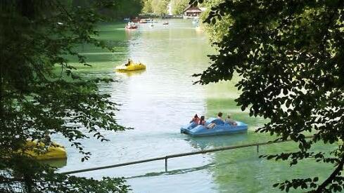 KZ-Häftlinge haben die Staumauer des Schöngrundsees gebaut.  Fotos: Pauline Lindner