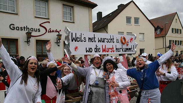 Bunt und  fr&ouml;hlich ging es zu beim Faschingszug in HirschaidWerner Baier