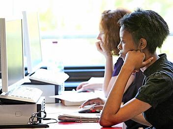 An der Realschule I gibt es künftig das E-Learning-Angebot. Foto: Bodo Marks/dpa