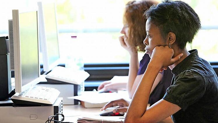 An der Realschule I gibt es künftig das E-Learning-Angebot. Foto: Bodo Marks/dpa