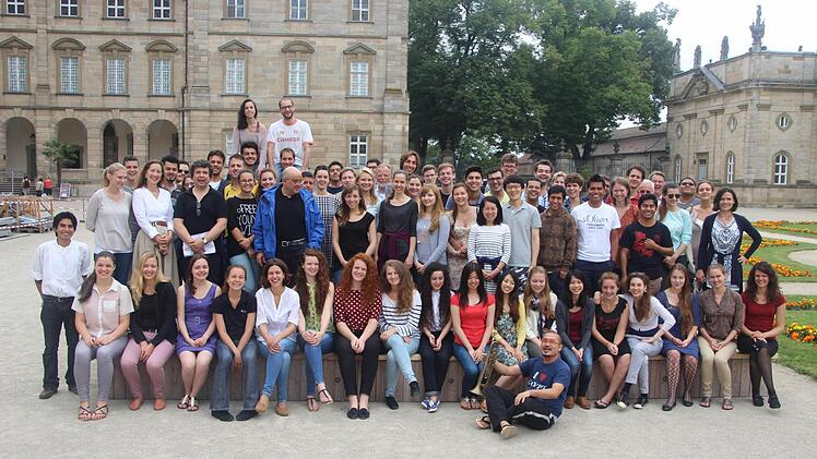 Alle Musikstudenten leben und spielen vier Wochen auf Schloss Weissenstein.
