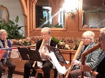 Die Flötengruppe "Andantino" sorgte für den musikalischen Rahmen beim besinnlichen Nachmittag des Ortsverbandes Bad Brückenau der Senioren-Union. Foto: Rolf Pralle