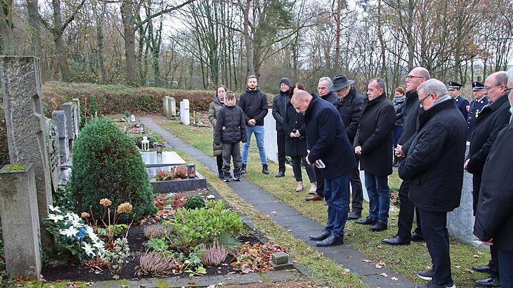 Hettstadt: Zeichen des Respekts - Kommunal- und Kreispolitiker gedenken Altlandrat Waldemar Zorn