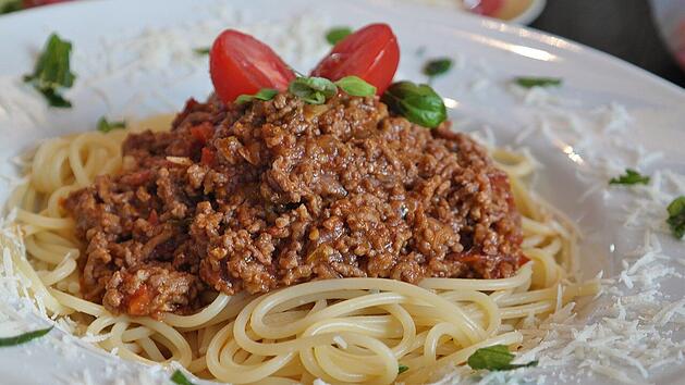 Veggie-Hack ist der ideale Begleiter für vegetarische Spaghetti Bolognese.