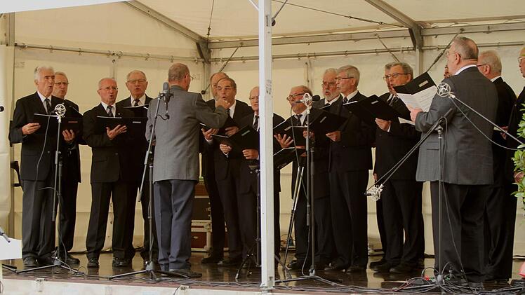 Der "Kugelfischer-Chor" Eltmann-Schweinfurt umrahmte den Festakt.
