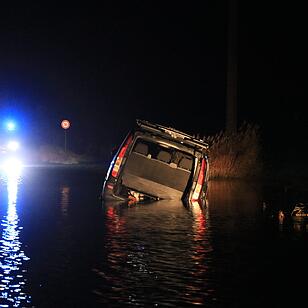 Betrunkener Autofahrer versinkt bei Bamberg in Hochwasser