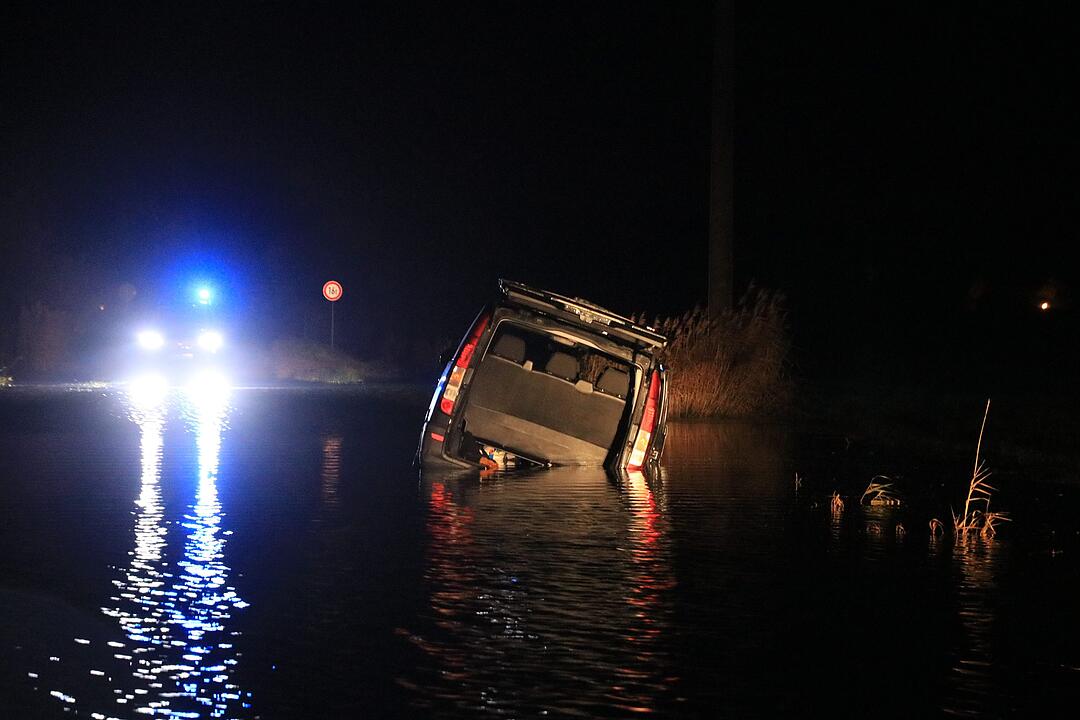 Betrunkener Autofahrer versinkt bei Bamberg in Hochwasser