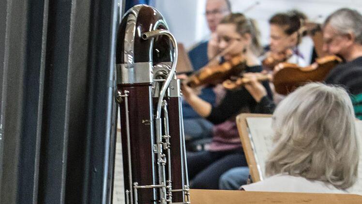 London-Gastspiel des Philharmonischen Orchesters Landestheater Coburg: das Kontrafagott ist zur sperrig und wird ebenfalls im Kleintransporter gefahren.Foto: Jochen Berger
