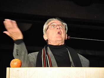 Rezitator Hans Driesel war in seinem Element.  Foto: Jacqueline Vera Mihm
