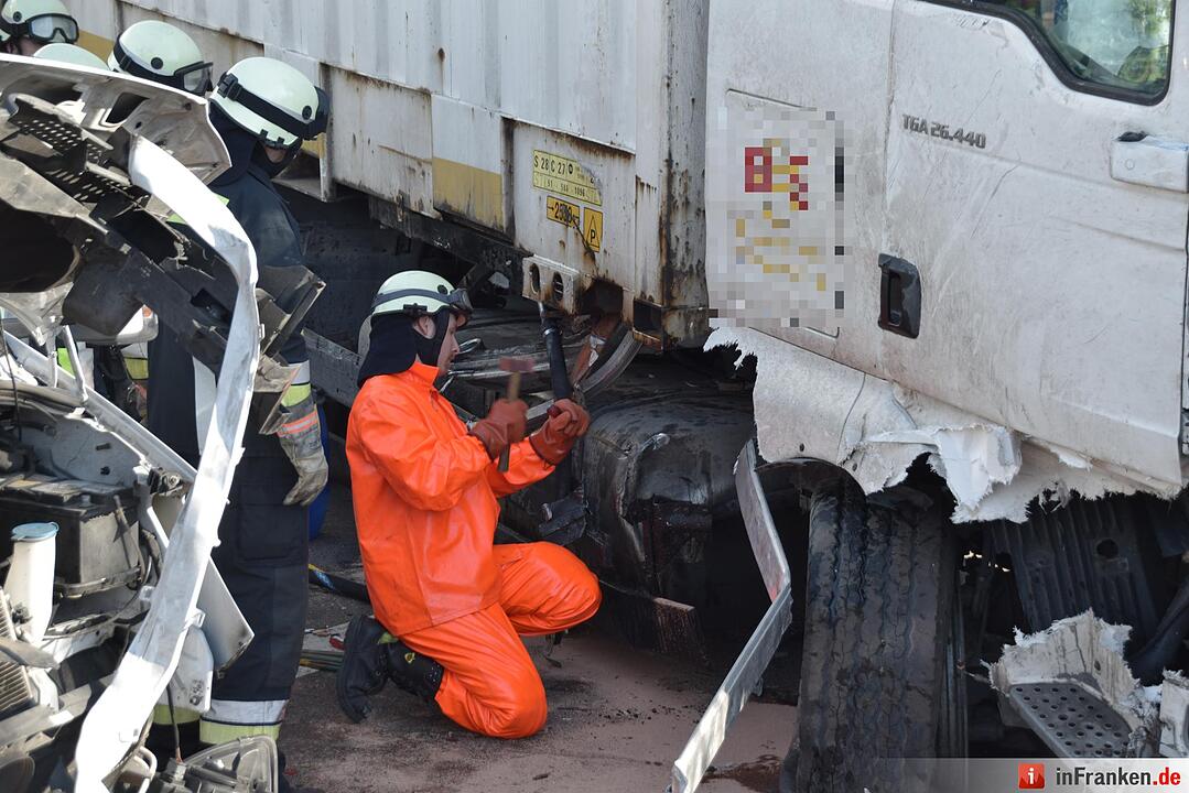 Lkw-Unfall legt Südwesttangente lahm