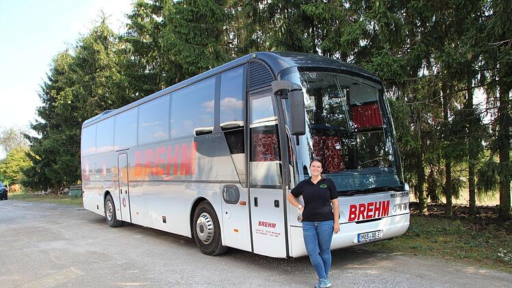 Jenny Woiton freut sich schon auf den Kerwa-Bus, der viele Leute nach Förtschwind bringen soll.  Foto: Karina Brock