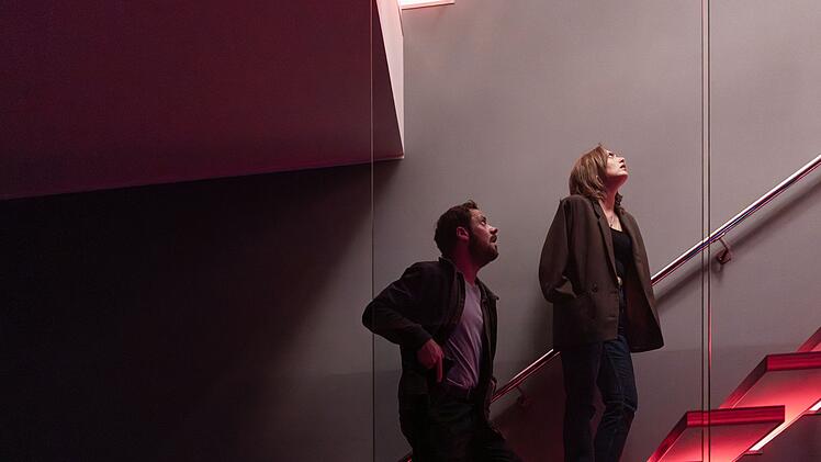 Leon Sch&auml;fer (Jakob Benkhofer) war es immer gewohnt, auf seine kleine Schwester Paula (Hanna Pla&szlig;) aufzupassen und sie zu besch&uuml;tzen. Daran &auml;ndert sich auch nichts, als beide gemeinsam in einem Mordfall ermitteln und die J&uuml;ngere dem &Auml;lteren &uuml;bergeordnet ist.